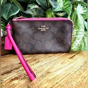 Coach Double Corner Zip Wristlet